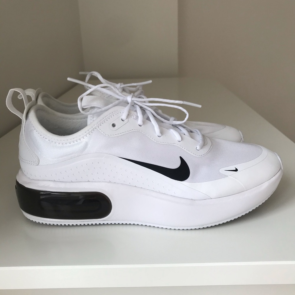 Nike Air Max Dia - White and Black Sneakers